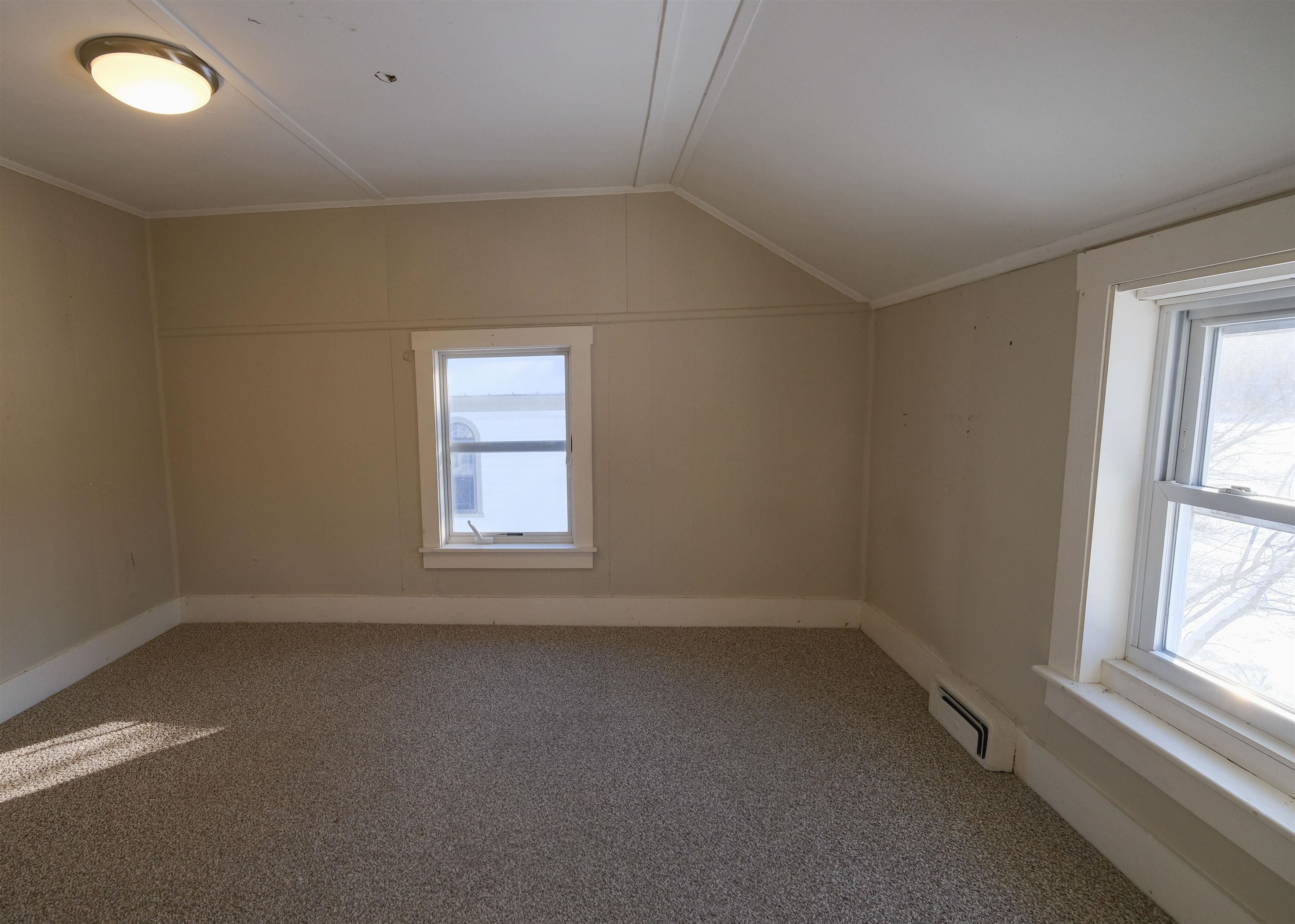 818 Main Street Proctorsville, VT 05153 - Photo 20 of 42