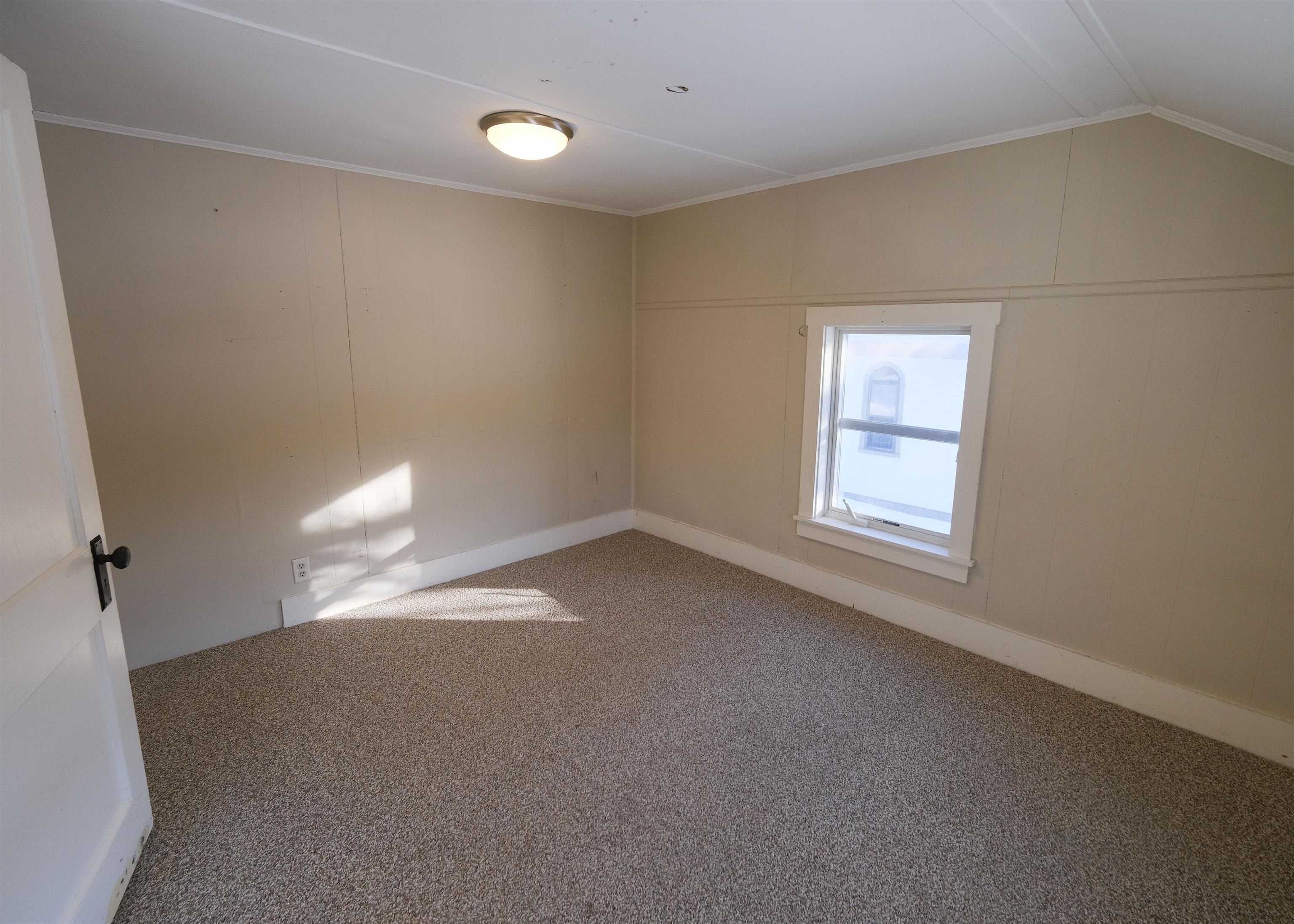 818 Main Street Proctorsville, VT 05153 - Photo 21 of 42