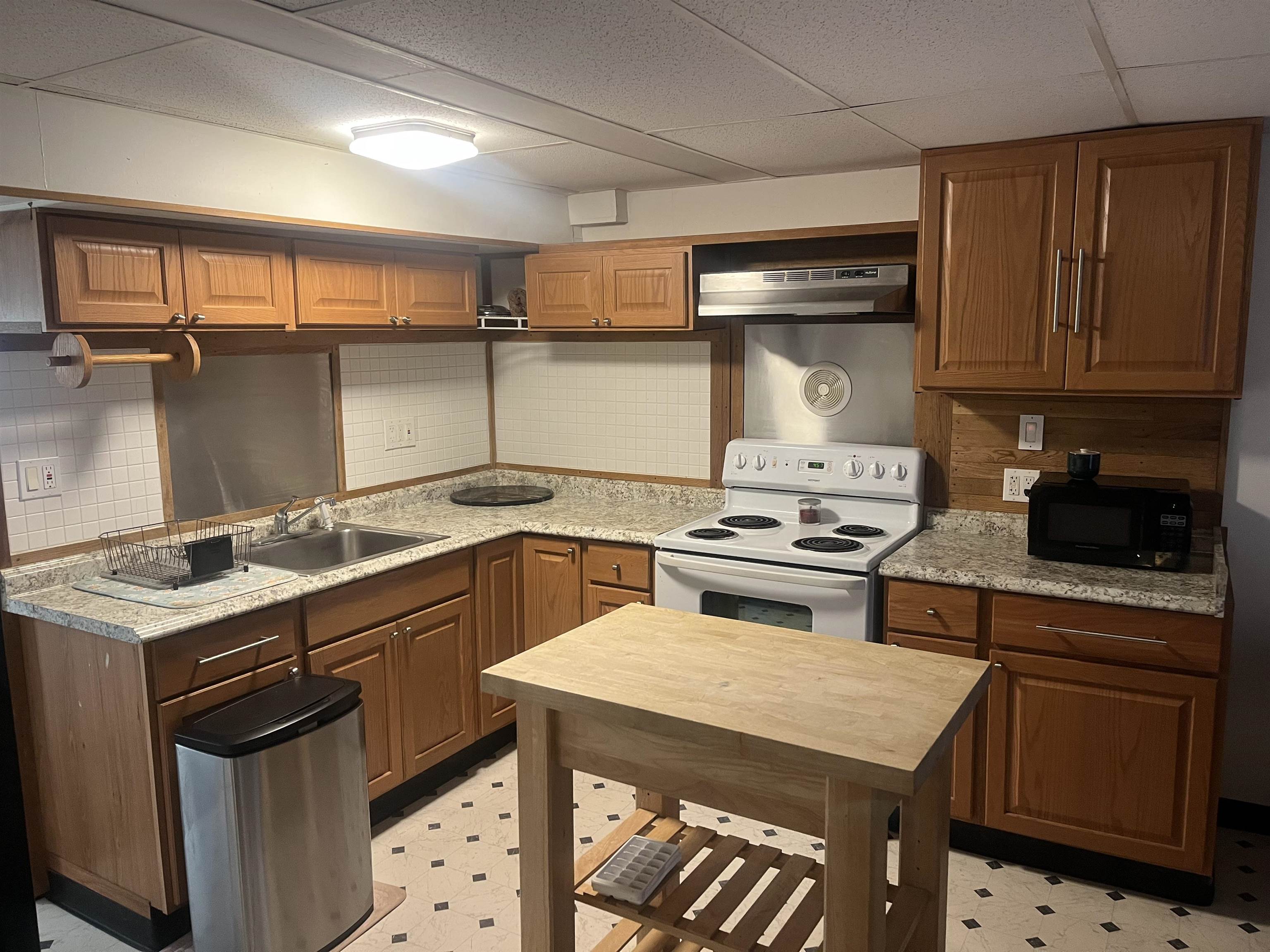 818 Main Street Proctorsville, VT 05153 - Photo 5 of 42