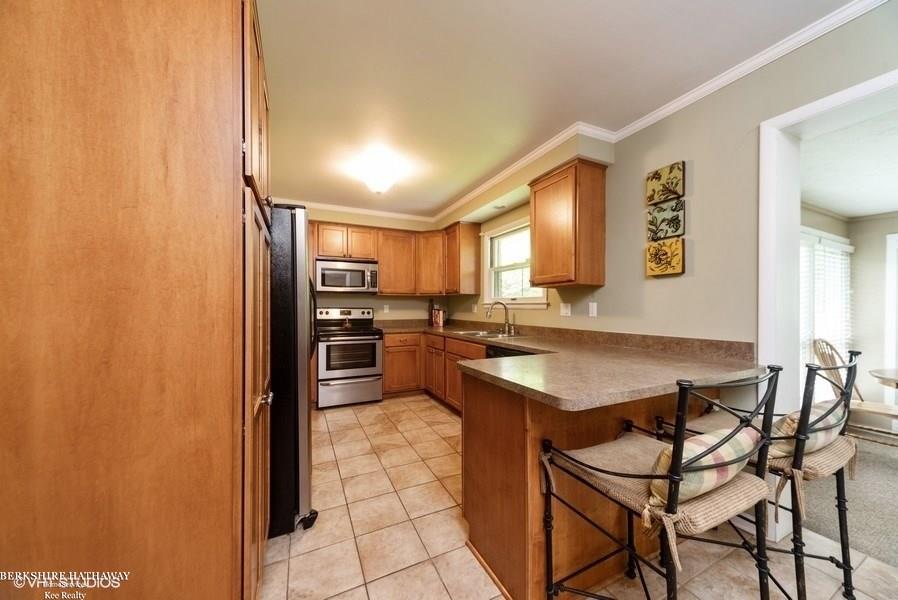 1996 Devonshire Road Bloomfield Hills, MI 48302 - Photo 8 of 22