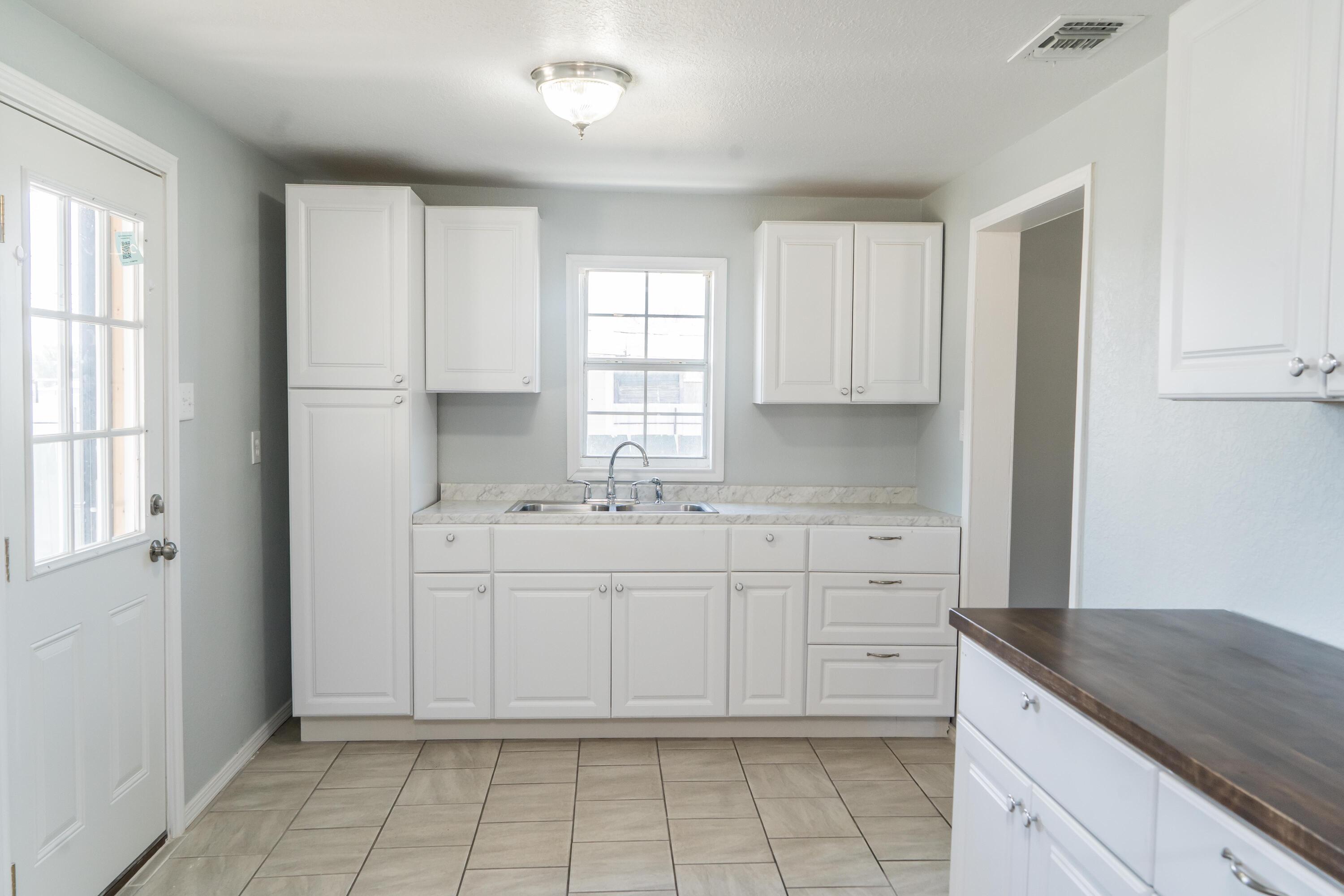 402 East 9th Plainview, TX 79072 - Photo 13 of 41 _LPC7447