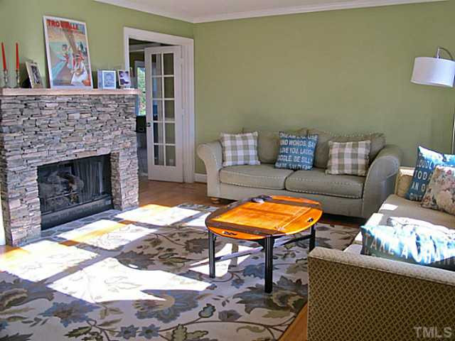 1919 Highland Place Raleigh, NC 27607 - Photo 3 of 19 Living Room