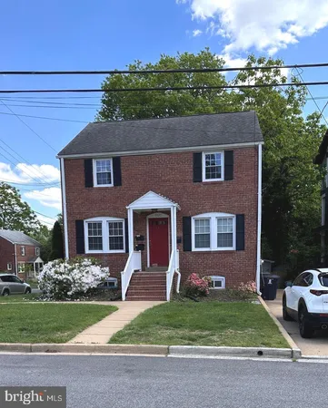 $3,100 | 4820 9th Street North, Unit 2, Arlington, VA 22203