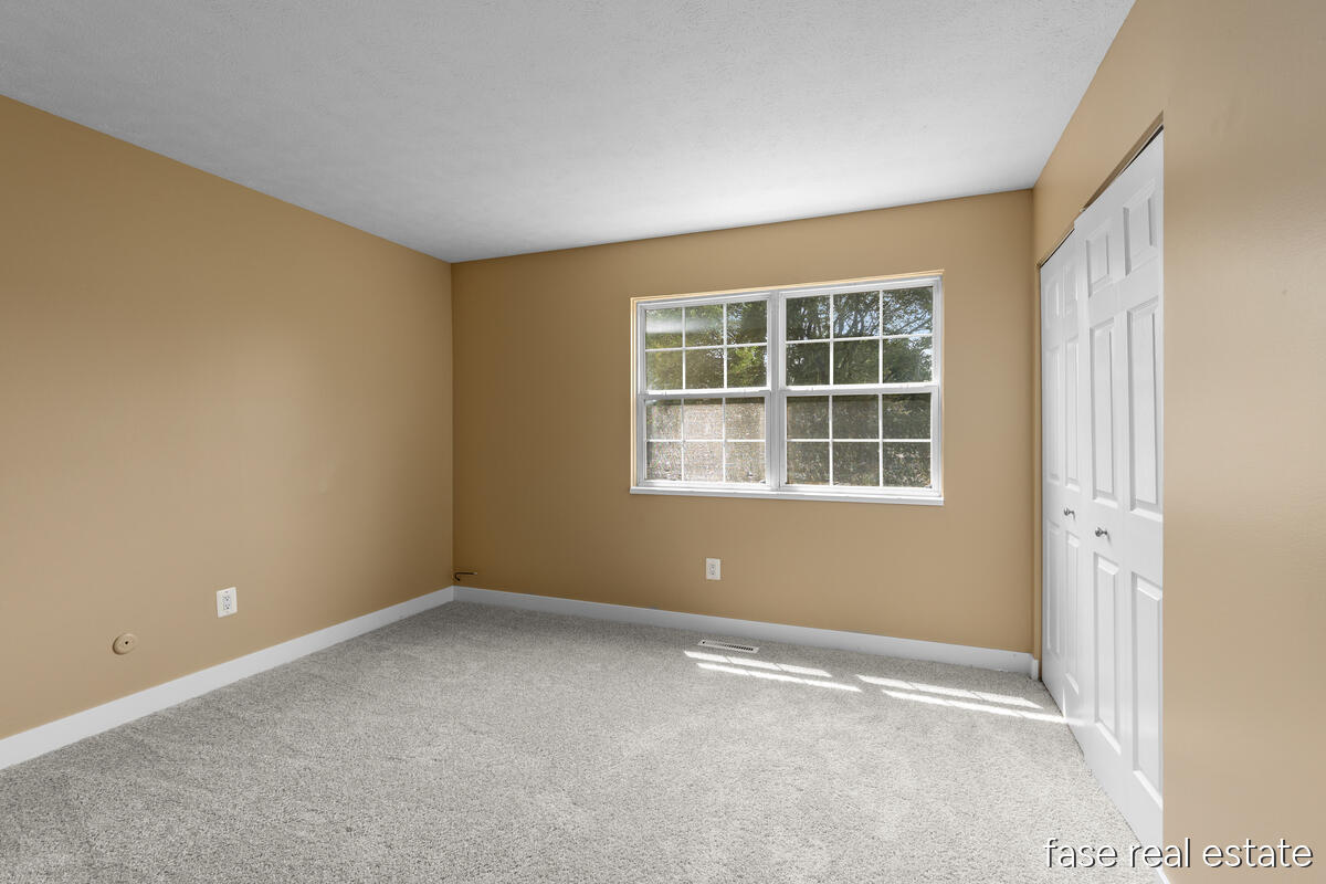 4605 Tabor Road Northwest Comstock Park, MI 49321 - Photo 10 of 23 4605-Tabor_010