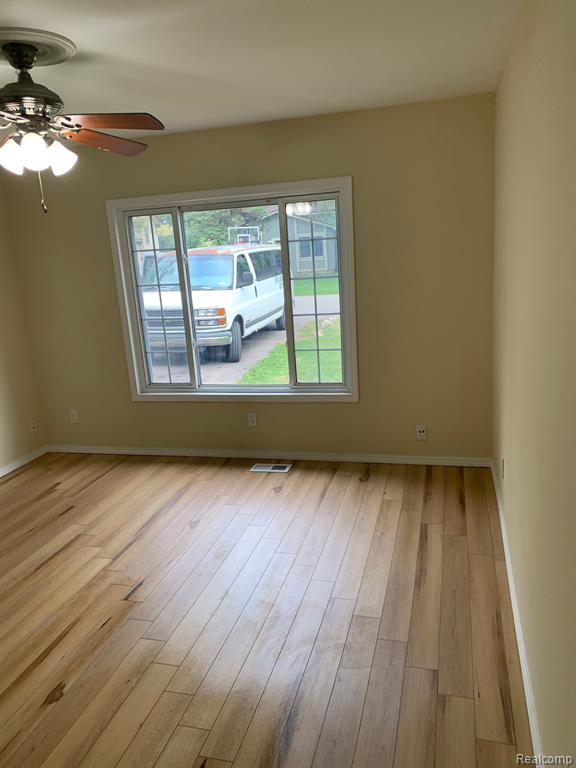 1200 Bangor Road Waterford, MI 48328 - Photo 10 of 20