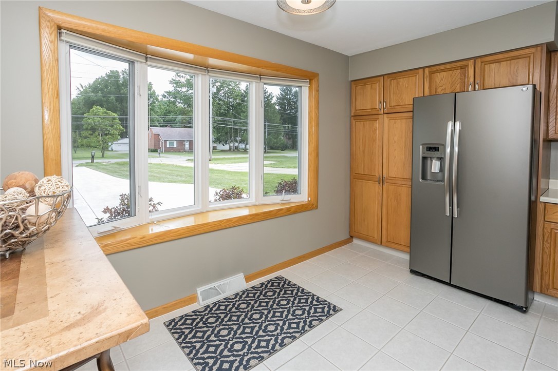 16136 Howe Road Strongsville, OH 44136 - Photo 5 of 35