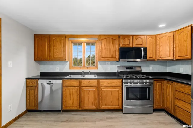 $240,000 | 2010 West Alta Road, Peoria, IL 61615