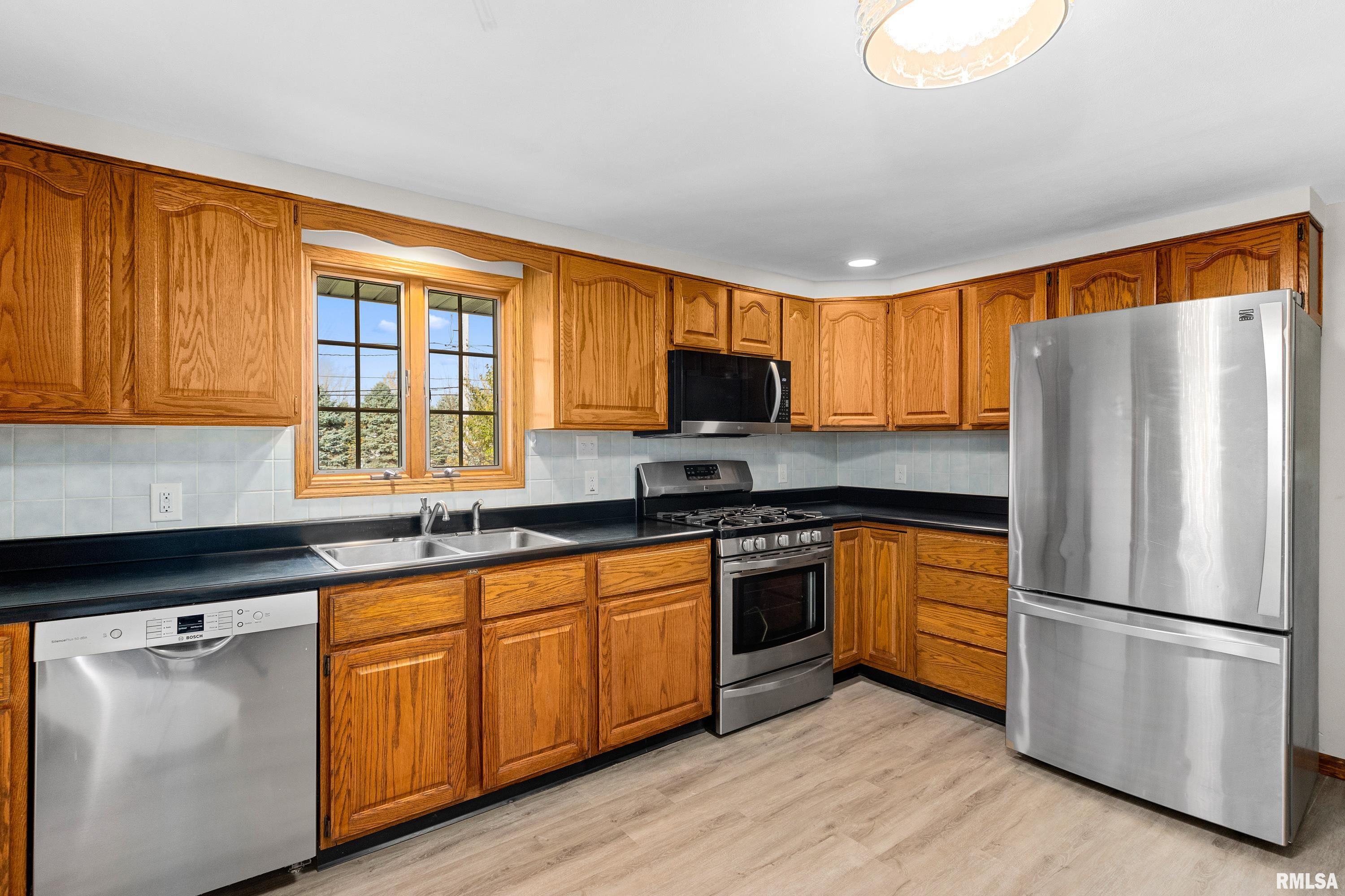 2010 West Alta Road Peoria, IL 61615 - Photo 24 of 41 Gallery Image 24
