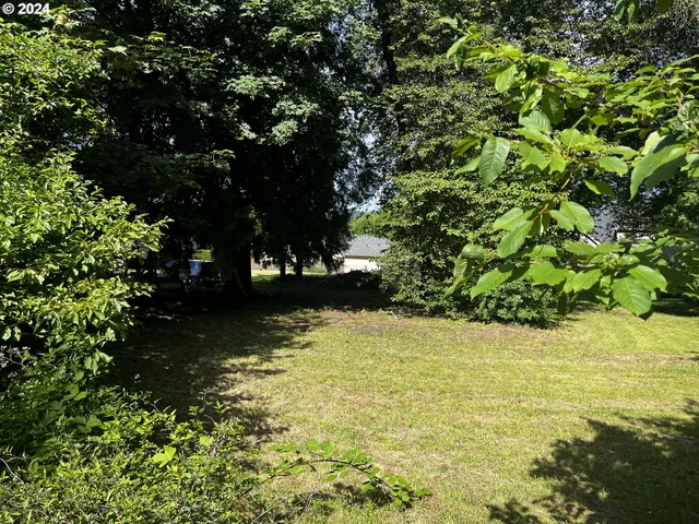 $1,595,000 | 9270 Southwest Edgewood Street, Portland, OR 97223