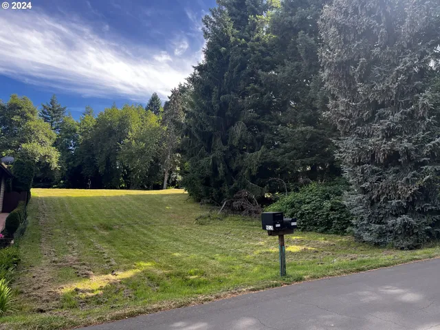 $1,595,000 | 9270 Southwest Edgewood Street, Portland, OR 97223