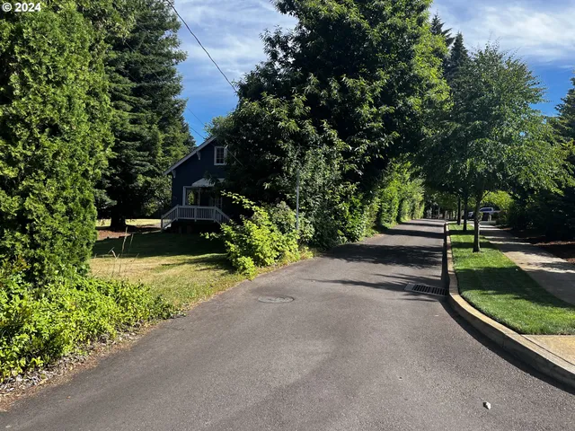 $1,595,000 | 9270 Southwest Edgewood Street, Portland, OR 97223