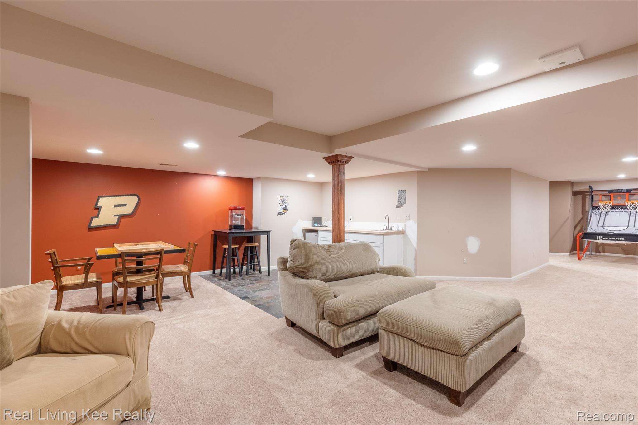 1427 Ridge Court Rochester, MI 48306 - Photo 37 of 50 1427 Ridge Ct-38.jpg