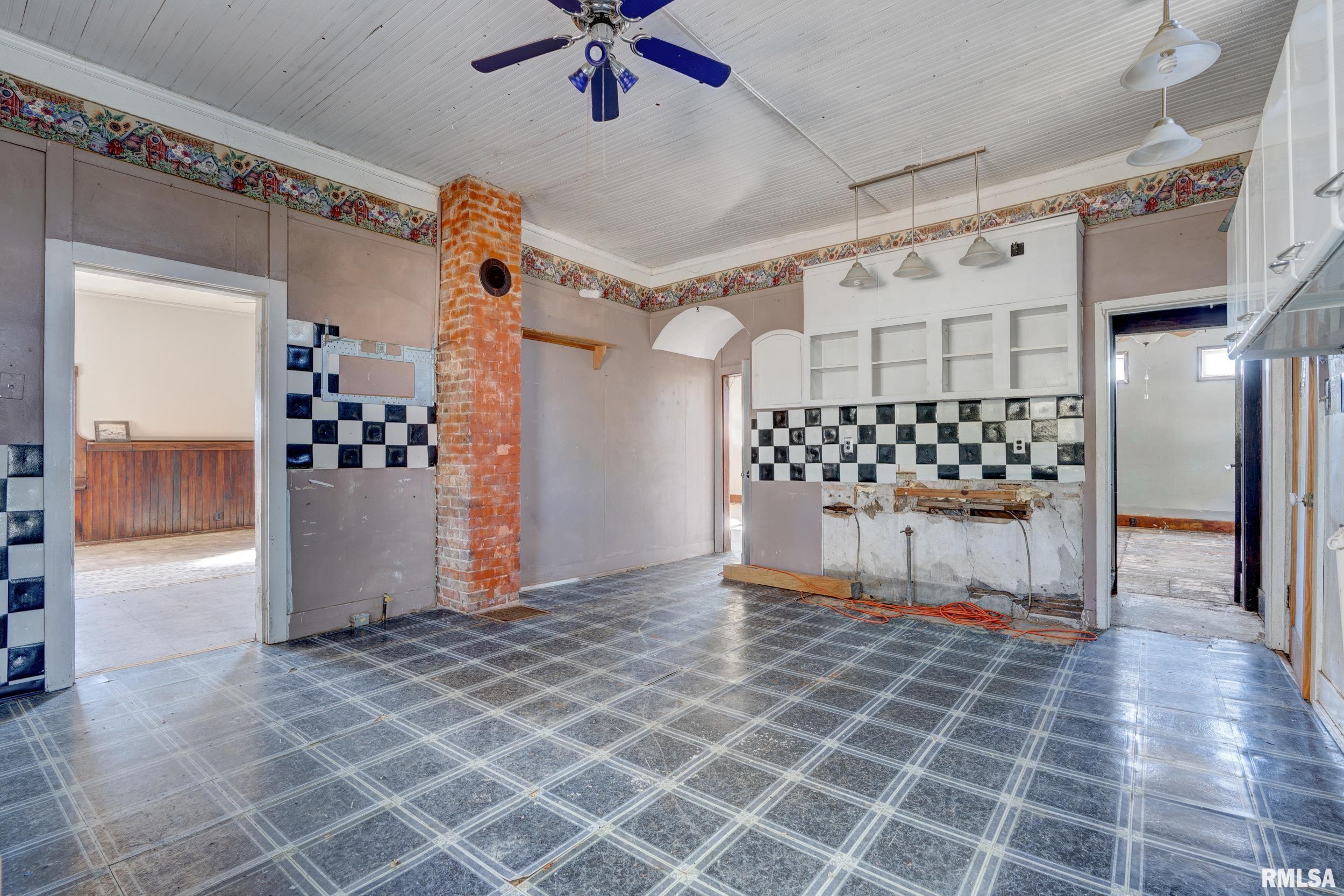 624 West Front Street Buffalo, IA 52728 - Photo 12 of 40