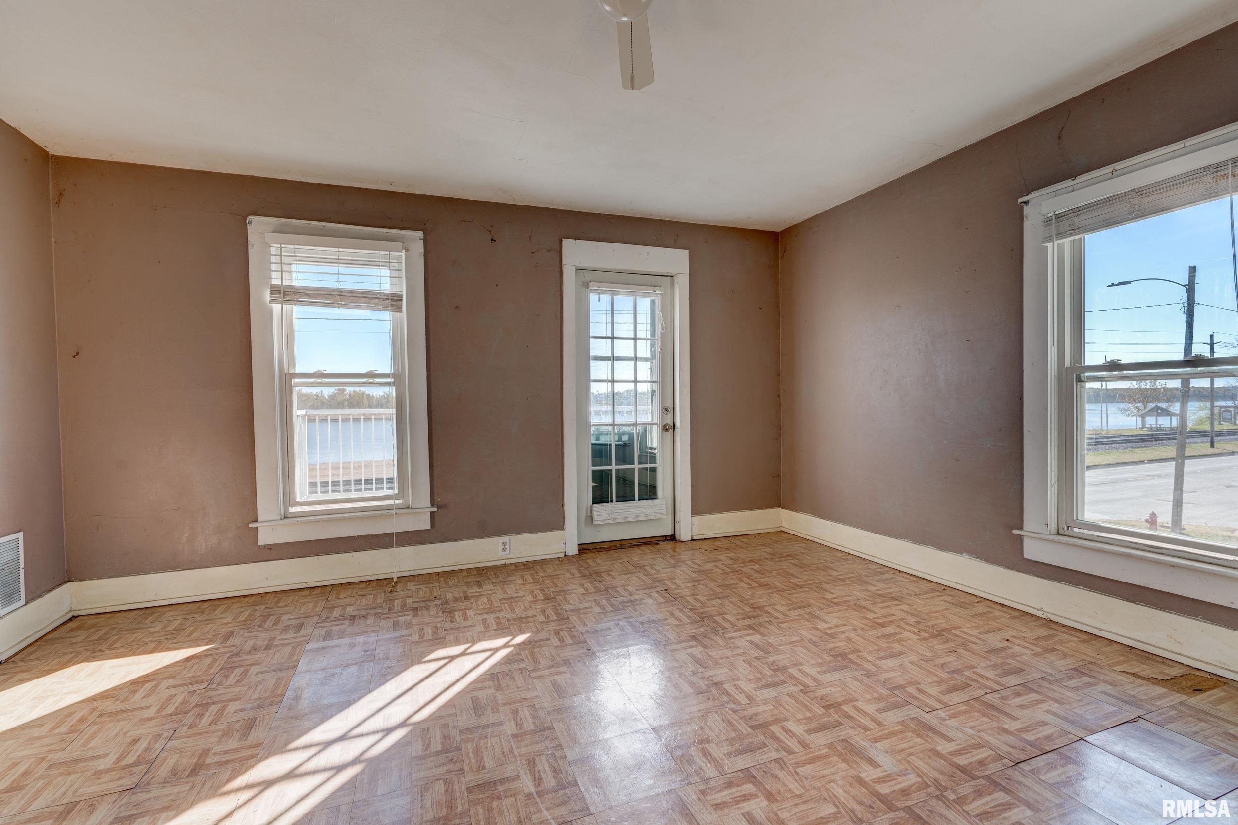 624 West Front Street Buffalo, IA 52728 - Photo 18 of 40