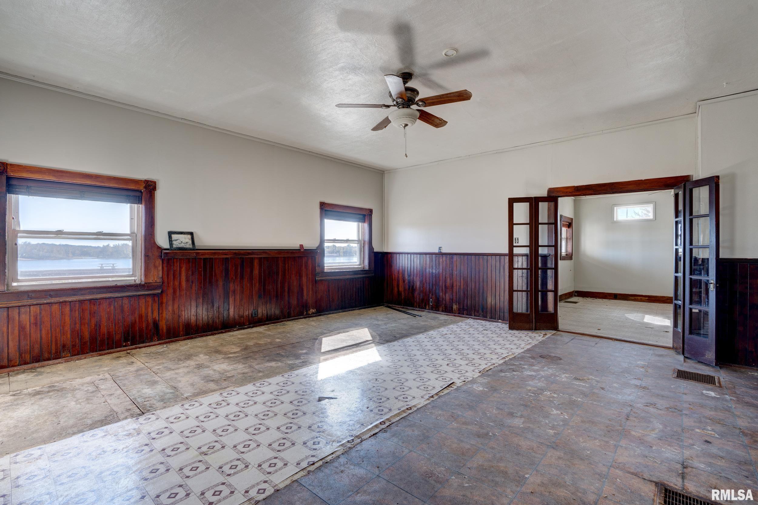 624 West Front Street Buffalo, IA 52728 - Photo 3 of 40