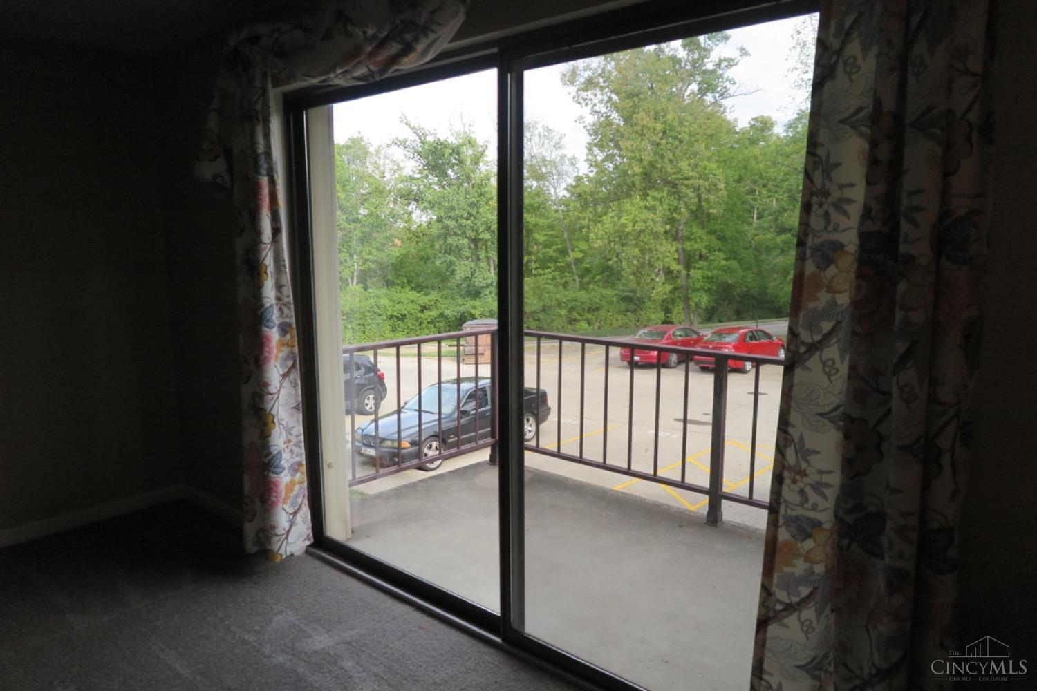 6582 Hearne Road, Unit 5 Cincinnati, OH 45248 - Photo 6 of 17 Gallery Image 6