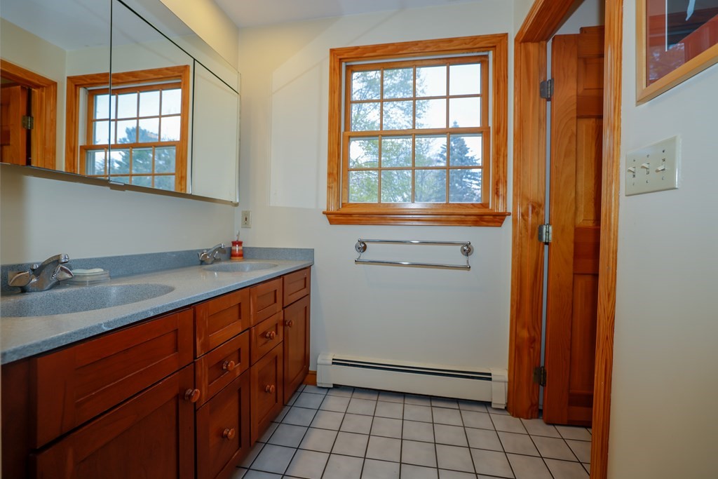 11 Amelia Road Needham, MA 02494 - Photo 13 of 32