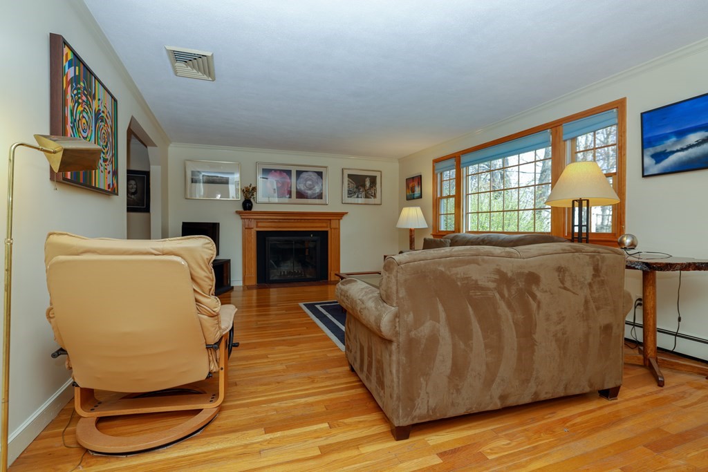 11 Amelia Road Needham, MA 02494 - Photo 2 of 32