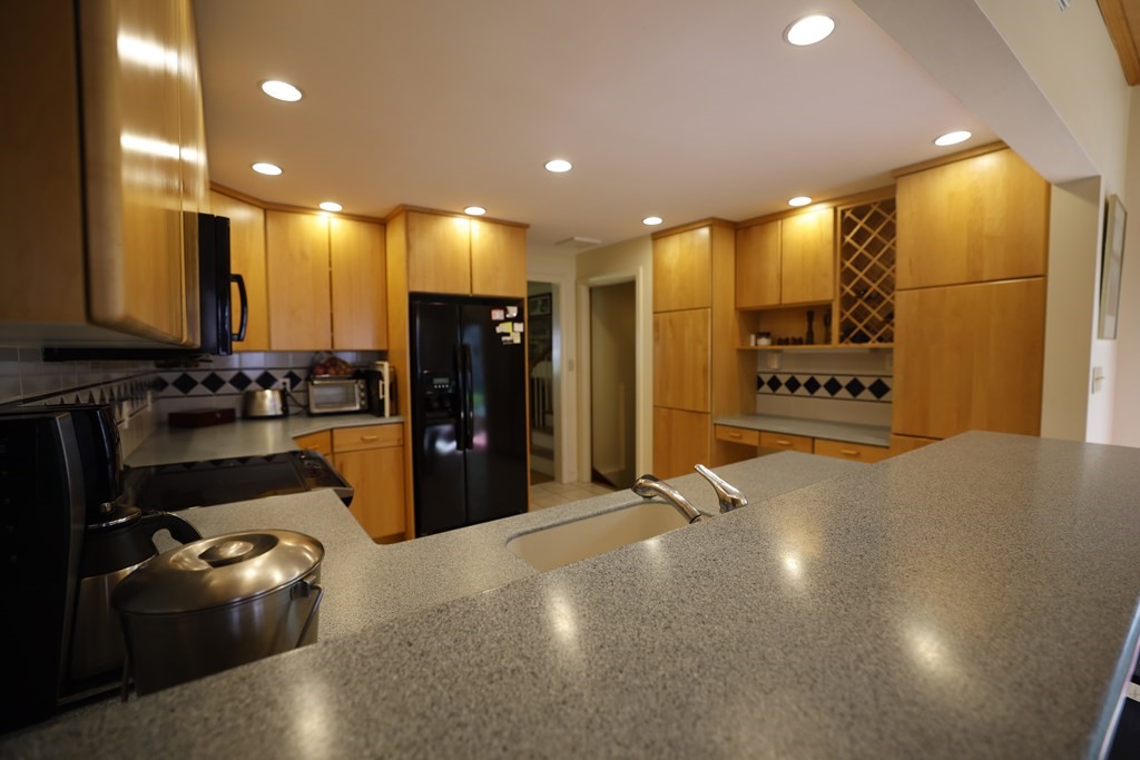 11 Amelia Road Needham, MA 02494 - Photo 23 of 32