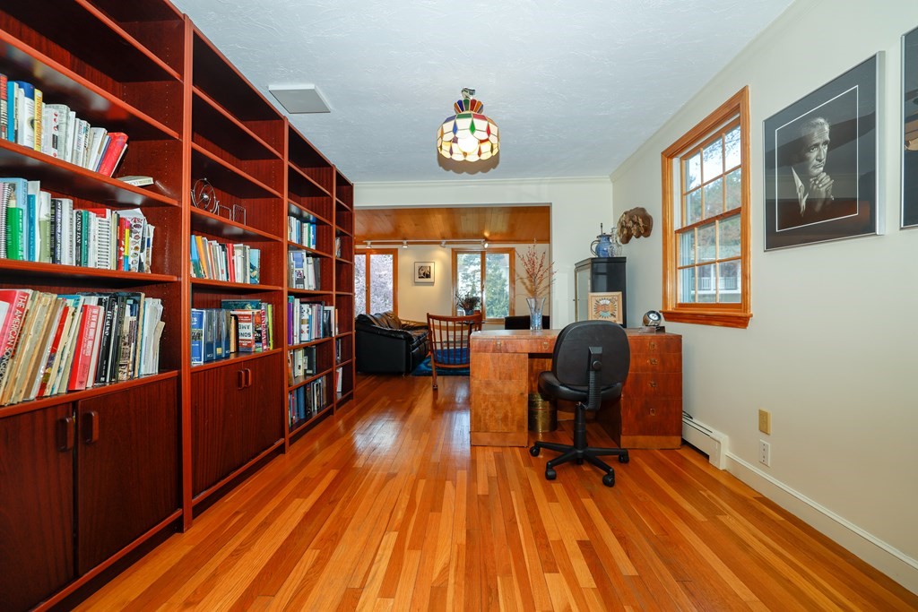 11 Amelia Road Needham, MA 02494 - Photo 4 of 32