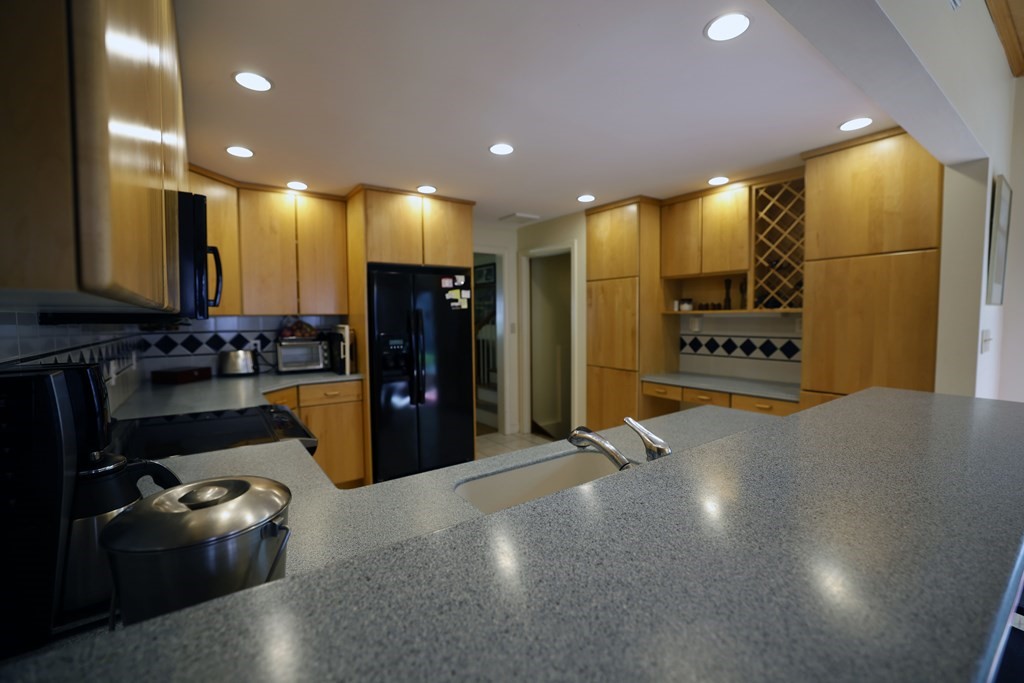 11 Amelia Road Needham, MA 02494 - Photo 7 of 32