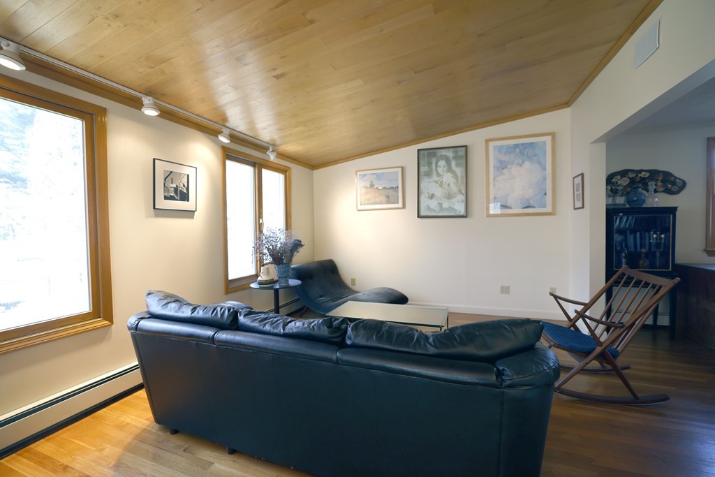 11 Amelia Road Needham, MA 02494 - Photo 8 of 32
