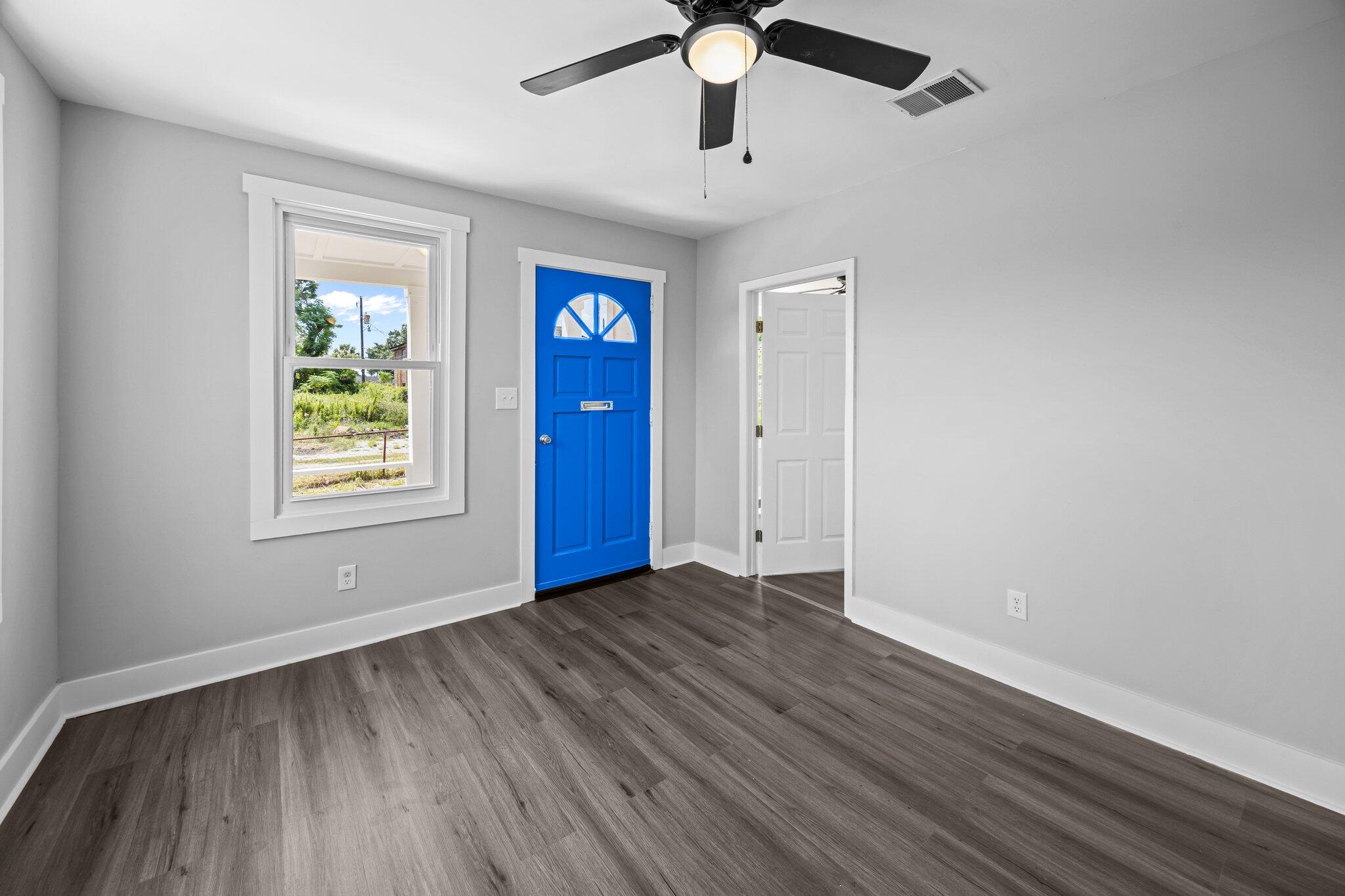 1806 Calvert Street North Charleston, SC 29405 - Photo 16 of 37 Living Room