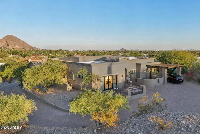 $4,400,000 | 5738 North 32nd Place, Paradise Valley, AZ 85253