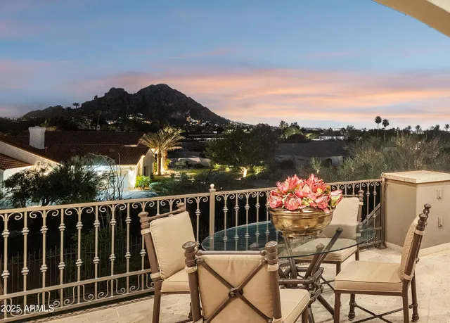 $4,400,000 | 5738 North 32nd Place, Paradise Valley, AZ 85253