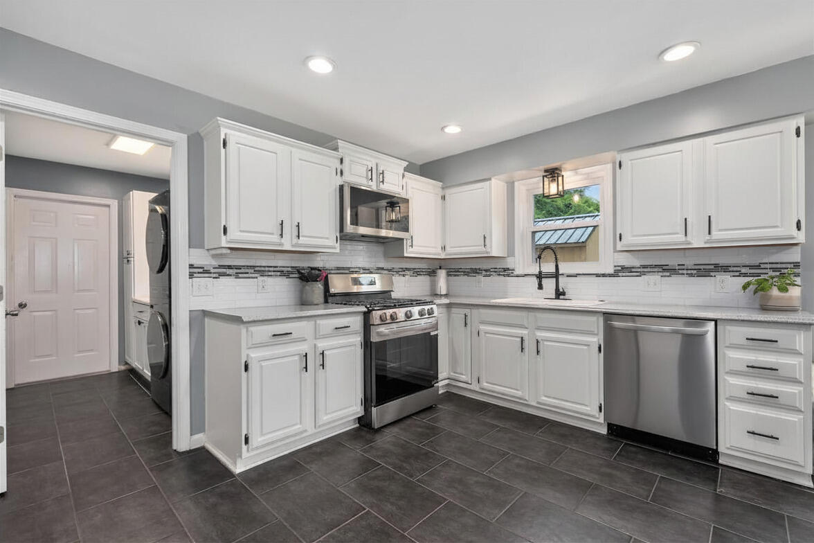 756 Timber Lane Independence, KY 41051 - Photo 6 of 45 kitchen no cord