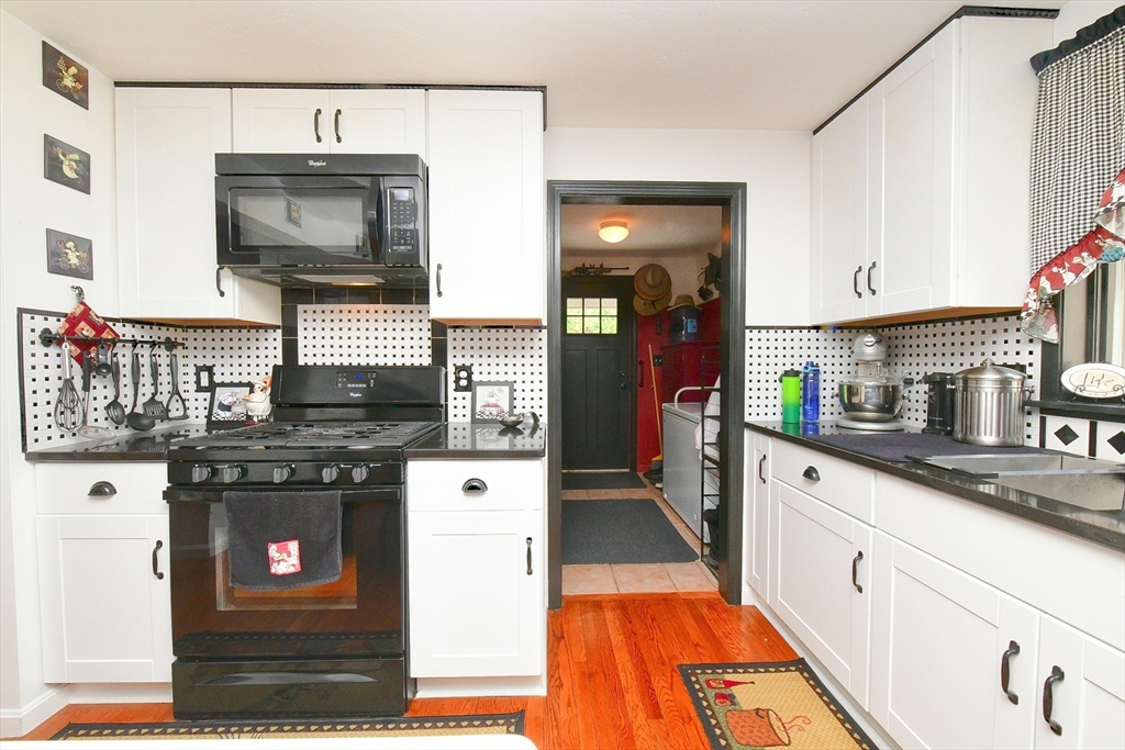 100 Bournedale Road Bourne, MA 02532 - Photo 7 of 37 Gallery Image 7