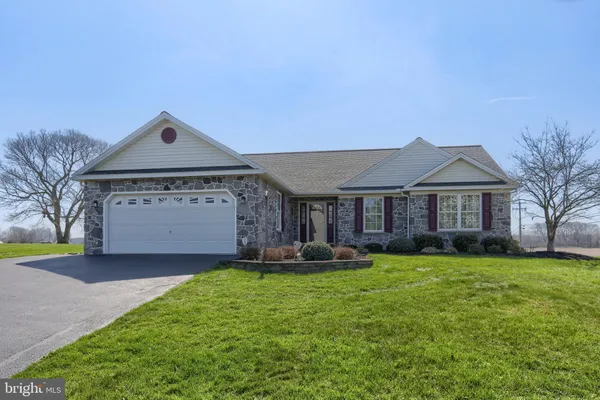 $395,000 | 75 Oatfield Lane, Palmyra, PA 17078