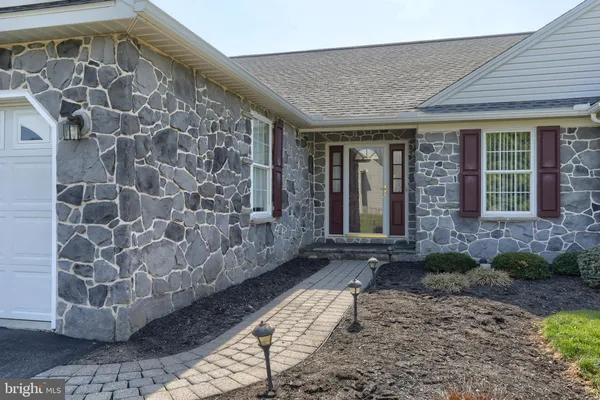 $395,000 | 75 Oatfield Lane, Palmyra, PA 17078