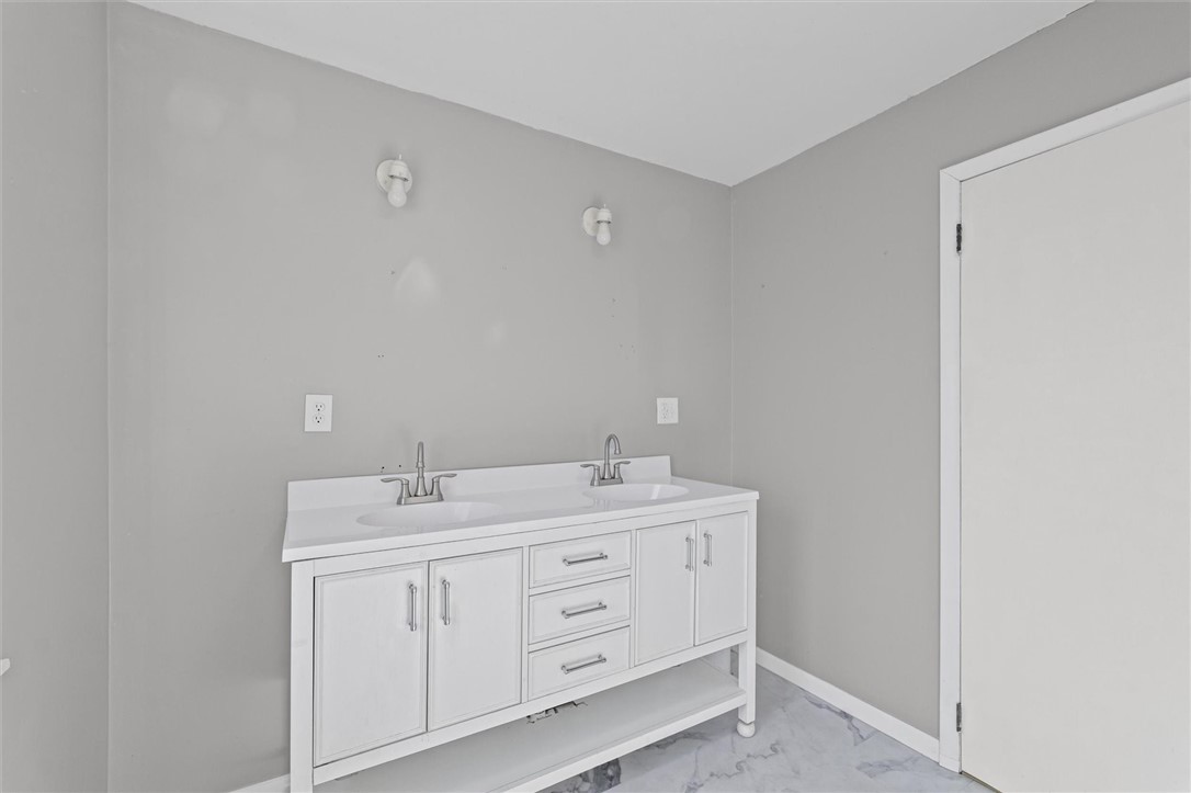211 Boiling Springs Road Danville, IL 61832 - Photo 22 of 40 Gallery Image 22