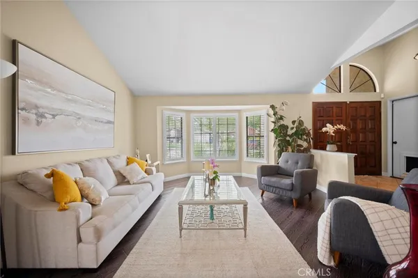 $469,900 | 44306 Ruthron Avenue, Lancaster, CA 93536