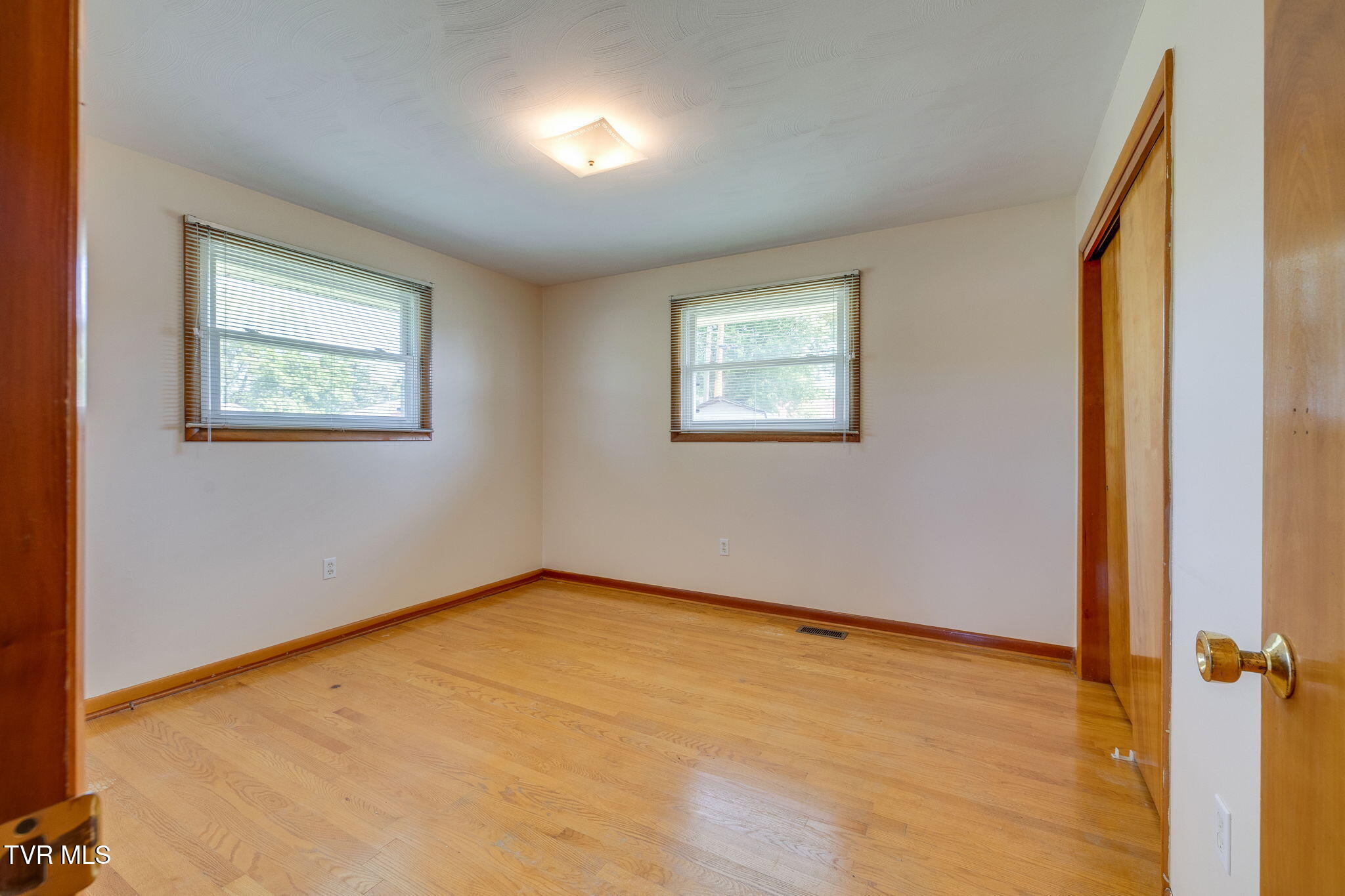1029 Spring Valley Drive Kingsport, TN 37660 - Photo 17 of 34 017