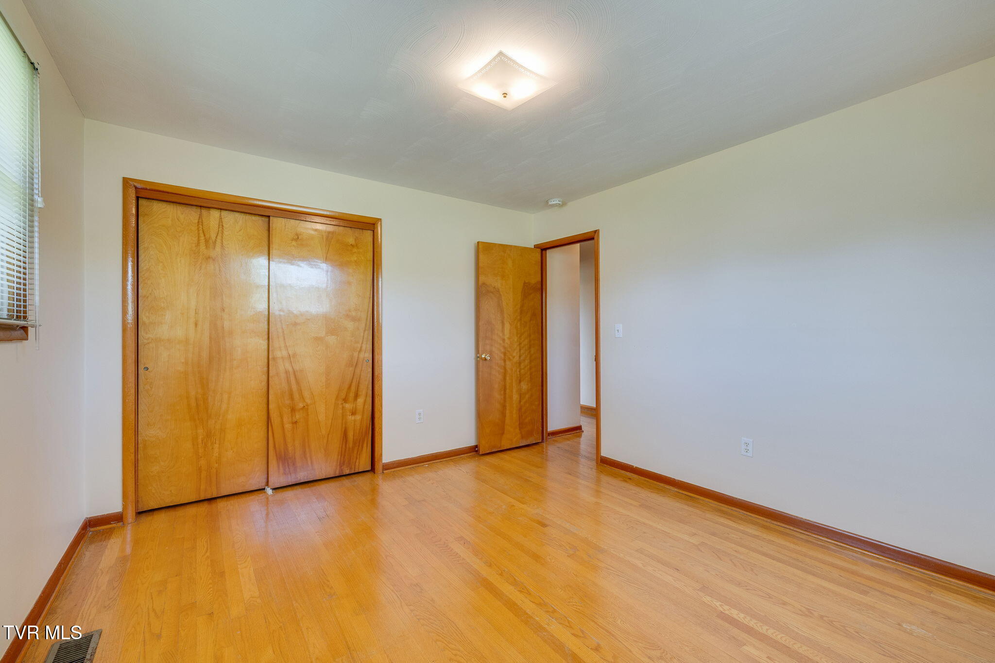 1029 Spring Valley Drive Kingsport, TN 37660 - Photo 18 of 34 018