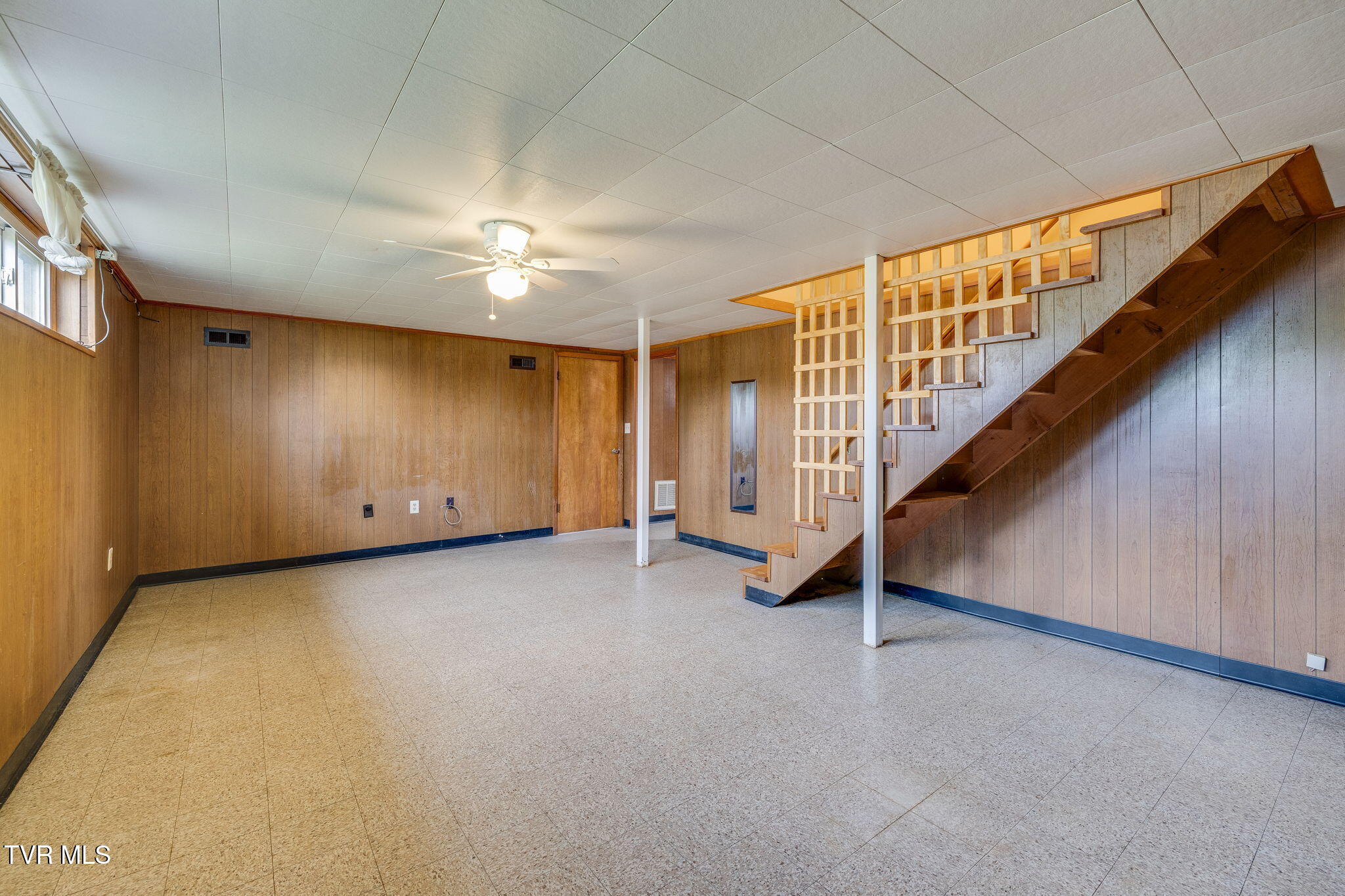 1029 Spring Valley Drive Kingsport, TN 37660 - Photo 24 of 34 024