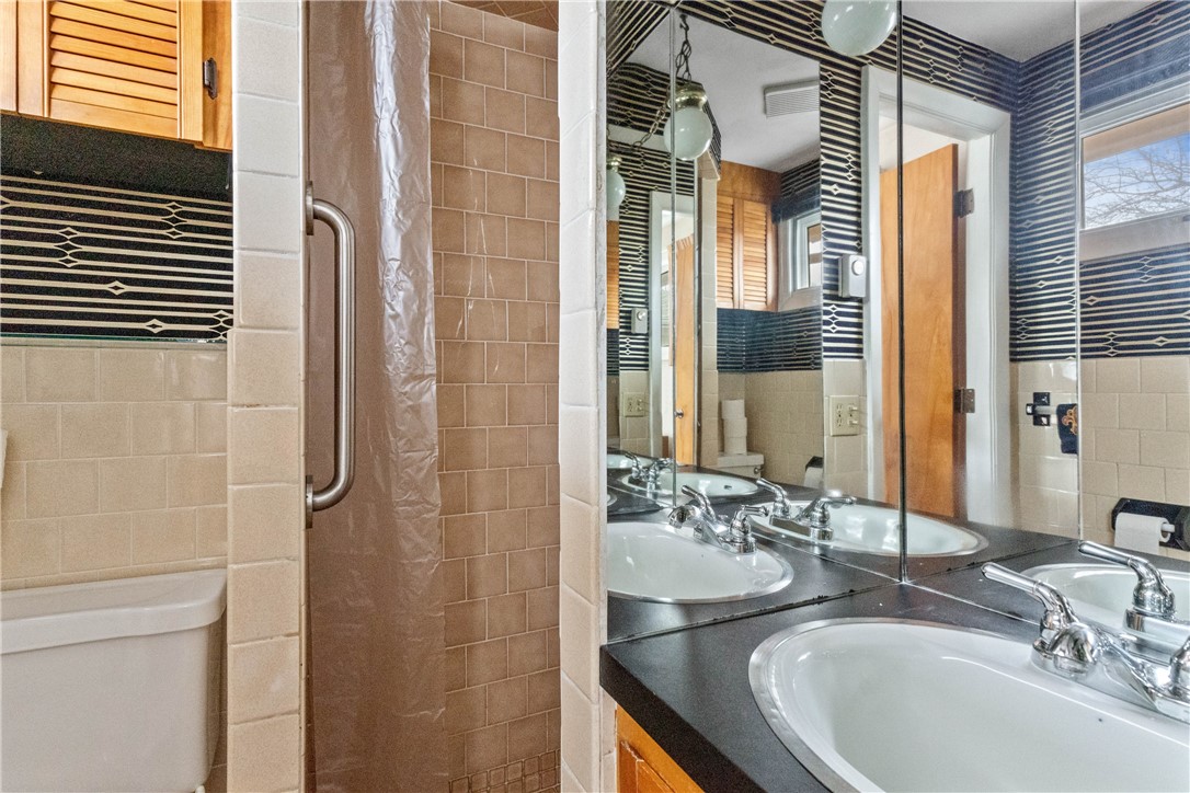 36 Gloucester Street Warwick, RI 02886 - Photo 20 of 33