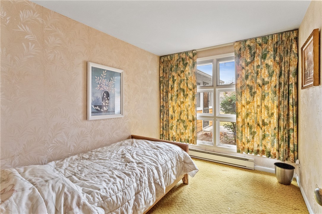 36 Gloucester Street Warwick, RI 02886 - Photo 22 of 33