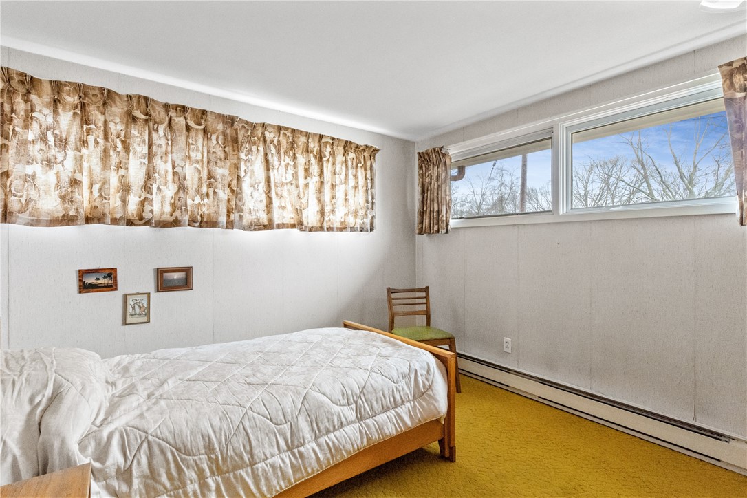 36 Gloucester Street Warwick, RI 02886 - Photo 23 of 33