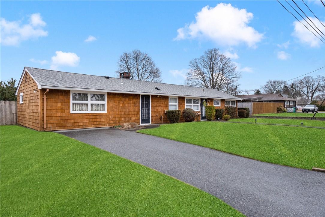 36 Gloucester Street Warwick, RI 02886 - Photo 3 of 33