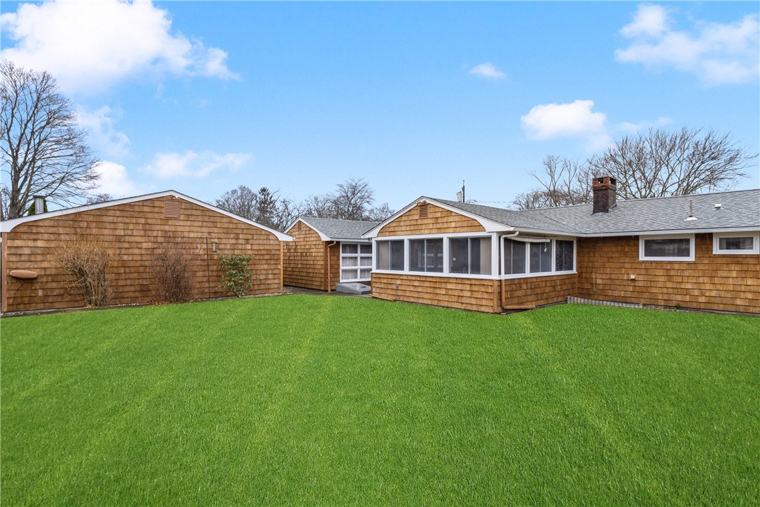 36 Gloucester Street Warwick, RI 02886 - Photo 4 of 33