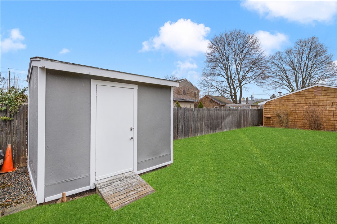 36 Gloucester Street Warwick, RI 02886 - Photo 7 of 33