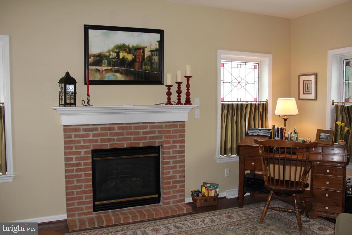 556 Wallingford Road Lancaster, PA 17601 - Photo 3 of 26 Gallery Image 3