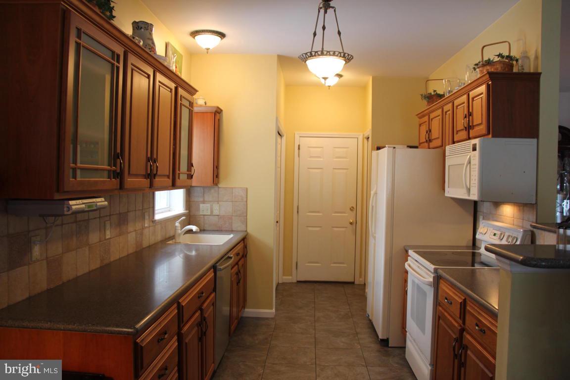 556 Wallingford Road Lancaster, PA 17601 - Photo 8 of 26 Gallery Image 8