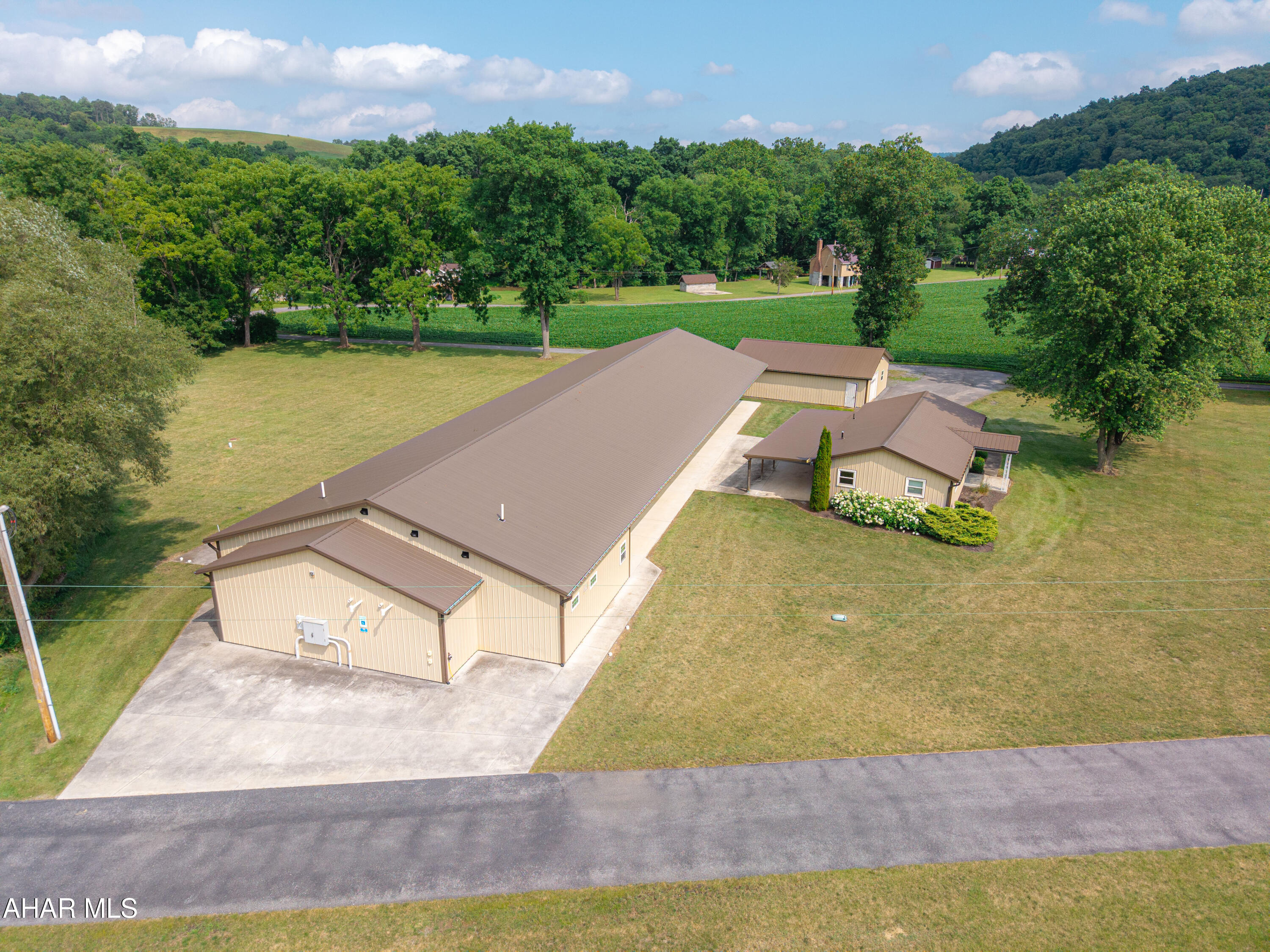 2492 Chalybeate Road Bedford, PA 15522 - Photo 10 of 69