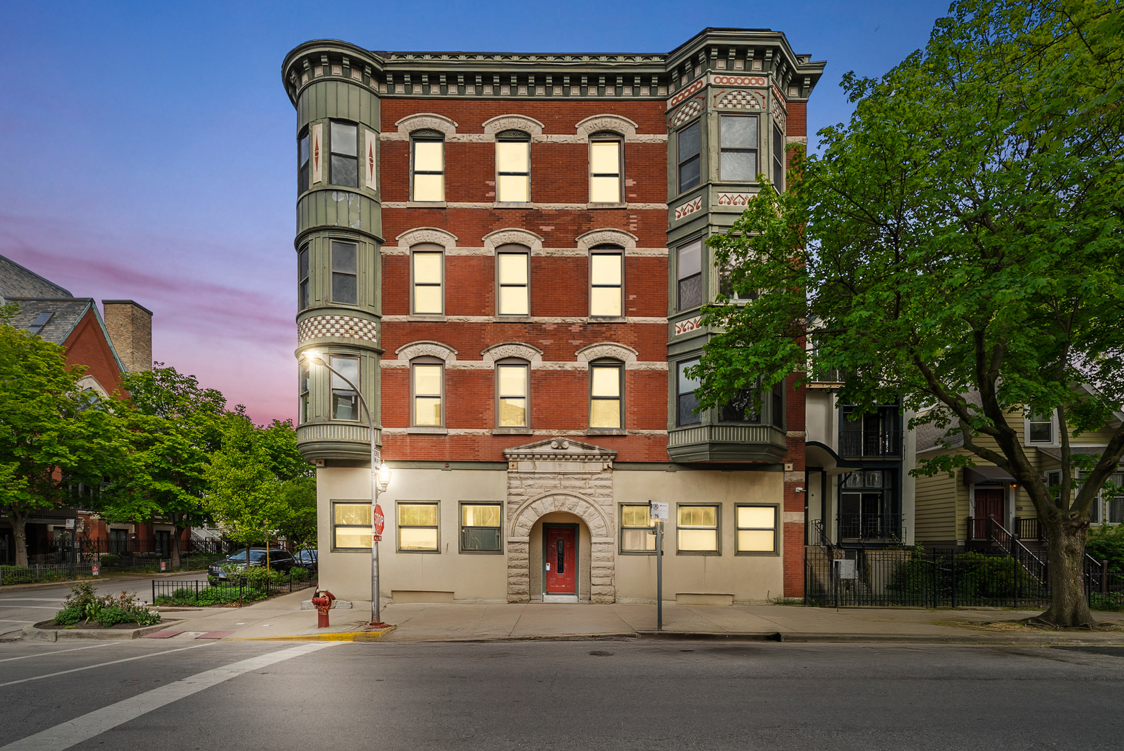 3055 North Seminary Avenue, Unit 3S Chicago, IL 60657 - Photo 22 of 23 front view of a building