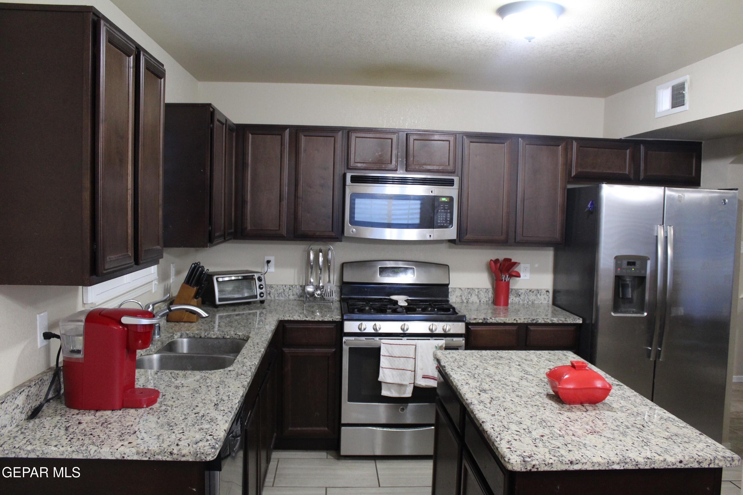 11045 Coyote Ranch Lane El Paso, TX 79934 - Photo 6 of 18 IMG_5666