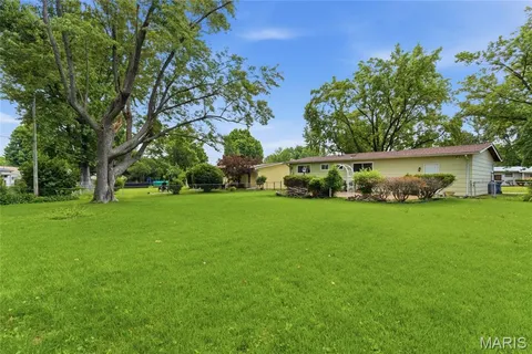 $174,900 | 1395 Redbird Drive, Florissant, MO 63031